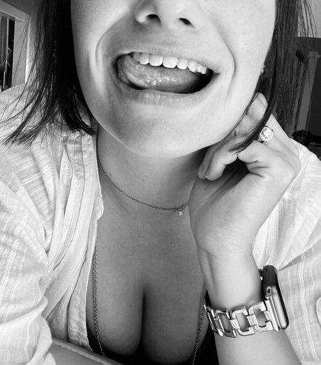 LillyBehave porn actress picture