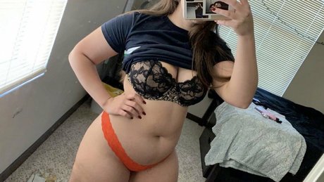 Sara Hart hot star pics