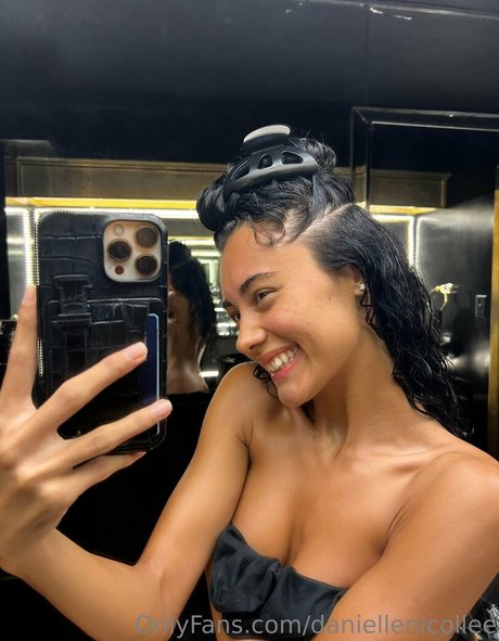 daniellenicollee model nudes archive