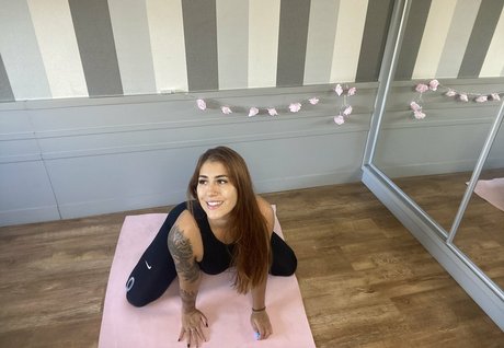 Sweet Mila adult model galleries