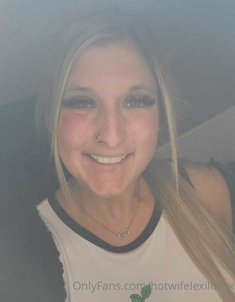 hotwifelexilovex sexy actress img