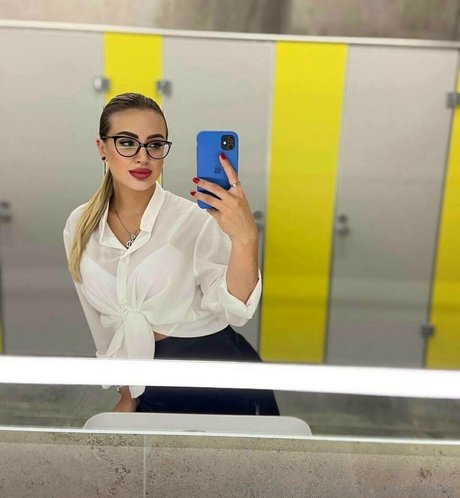 kittyywake porn actress img