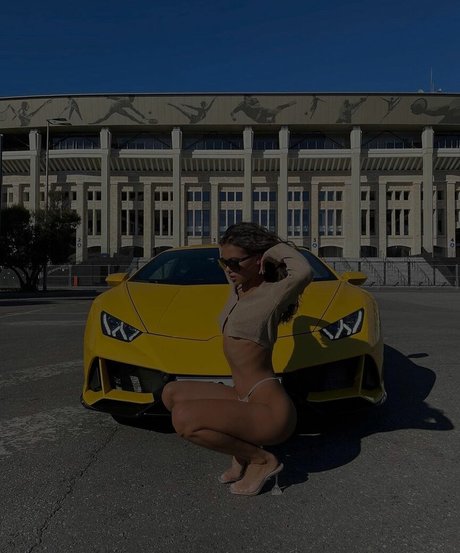 brunette petite onlyfans porno picture