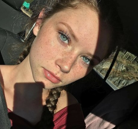 Lily Ana Alexander pornstar pretty photos