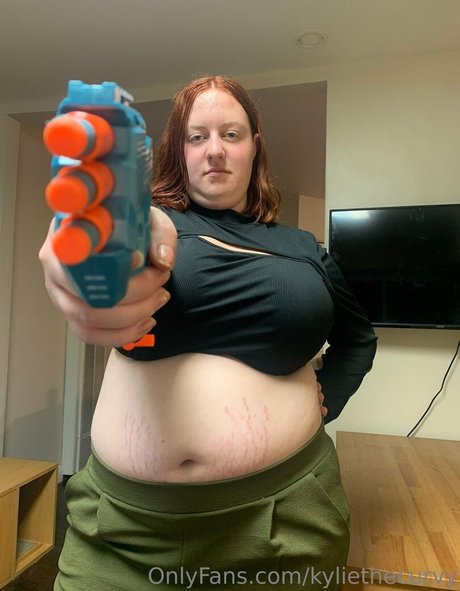 kyliethecurvy hd actress photo