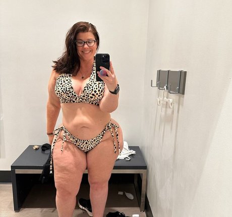 Crystal McBootay adult model picture