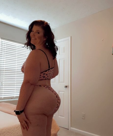 Crystal McBootay star nudes pics