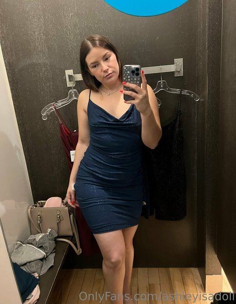 ashleyisadoll model pics