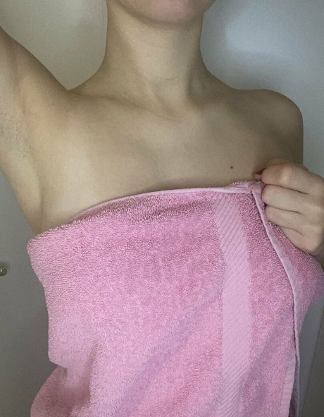 fareeha bakir free pretty star pic