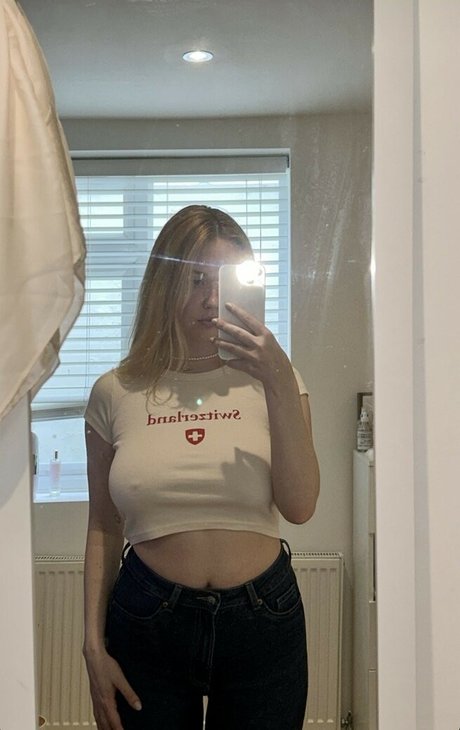 Babycsea free actress pictures