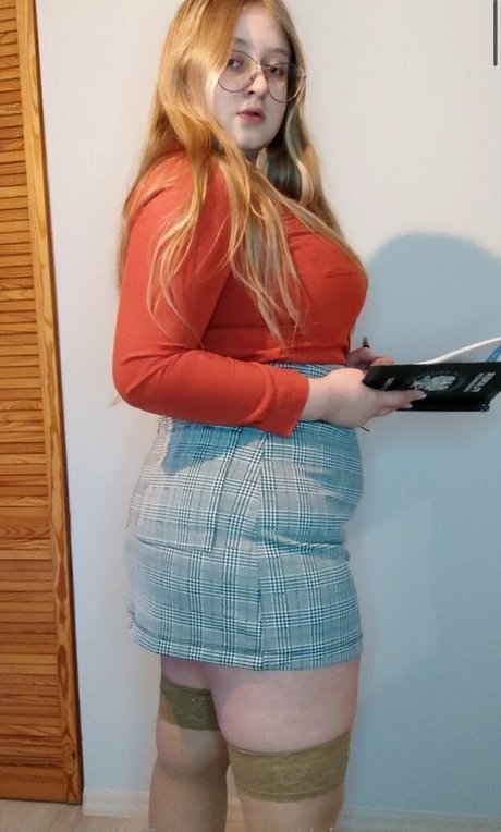 thiccangel69 exclusive model pic