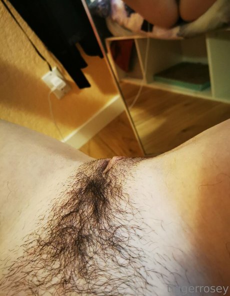 tiggerrosey model erotic photos