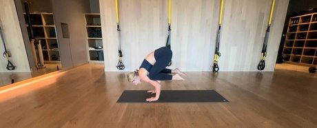 yogawithemily exclusive star photo