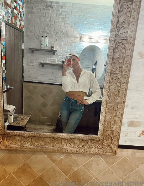 yogawithemily hot model gallery