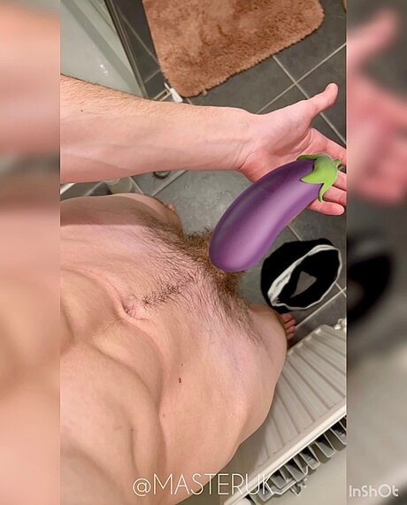 masterukfree art model picture