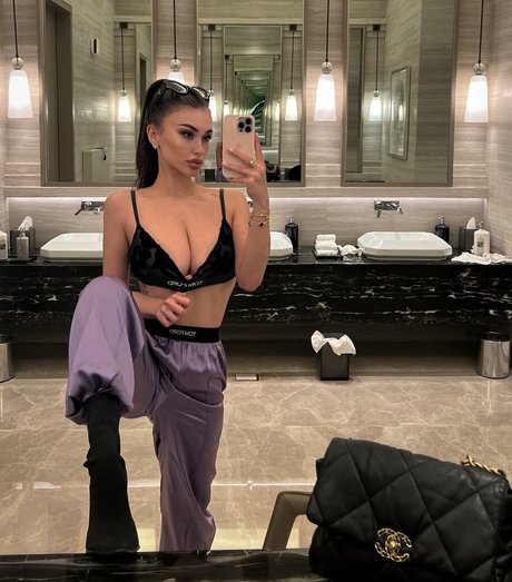 Lucrezia De Lellis nice model image