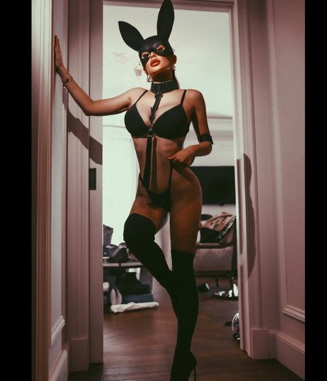 Lucrezia De Lellis pretty star pic