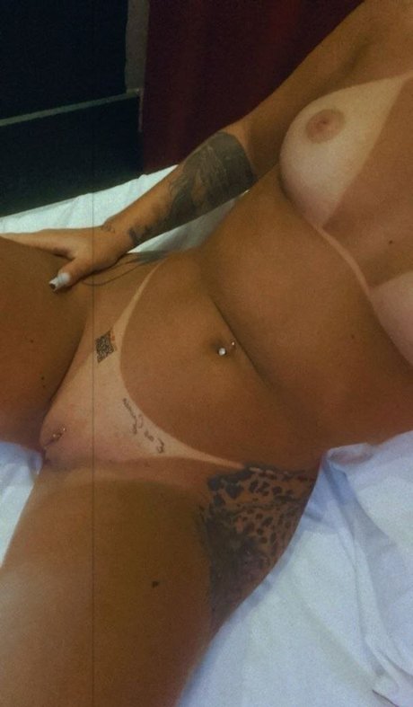 Gabrielly Thompson sex model photo