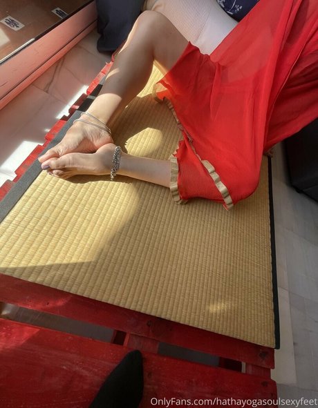 hathayogasoulsexyfeet hot model pictures