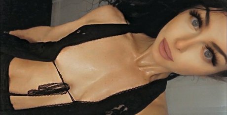 spicypeach8 hot model pics