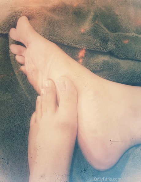 claratoes model nude photos