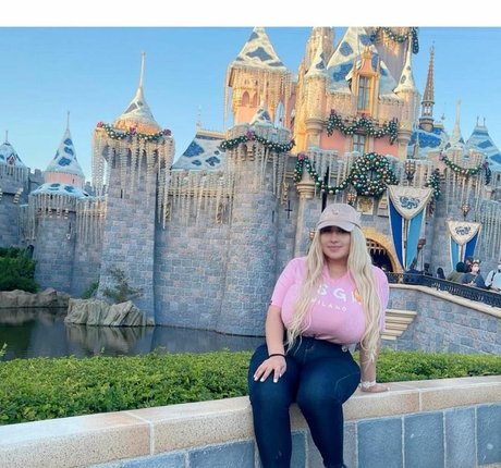 centerfold onlyfans pretty archive