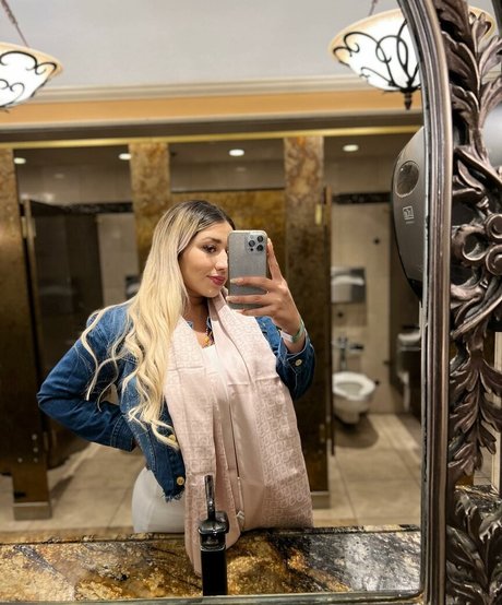 athletic blonde onlyfans best pic