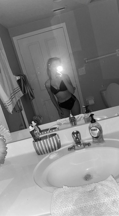 taylorherd02 pornstar adult picture