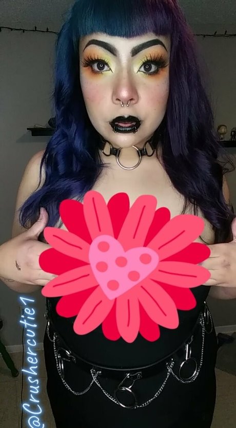 crushercutie1 pornstar hot img