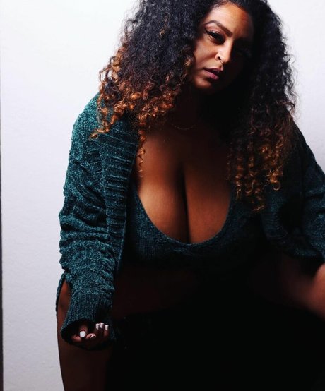 social media influencer onlyfans hot sexy img