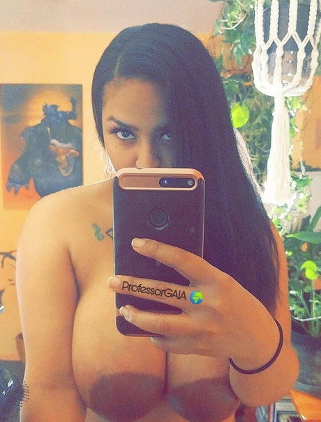 nudist onlyfans pornos image