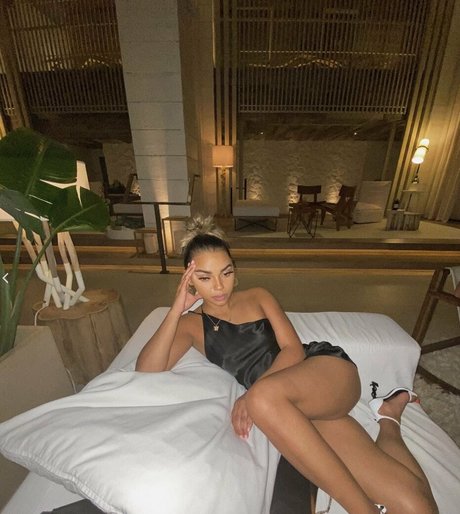 pineapplebarbie model hd photo