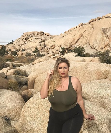 Lo Sangstaaa model beautiful galleries