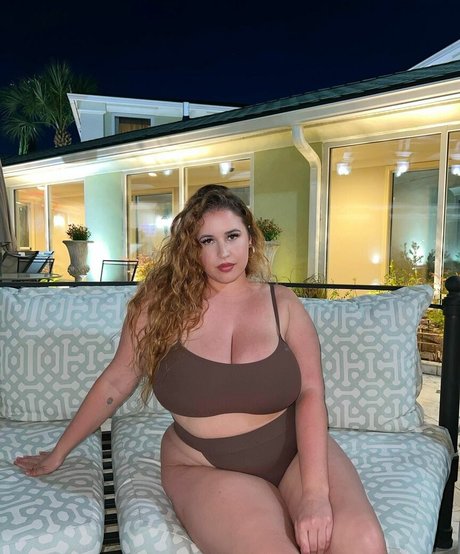 Lo Sangstaaa pornstar pictures