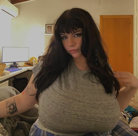 ladle tsunade star sexy photos