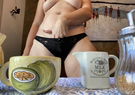 Emilyamateur model sex gallery