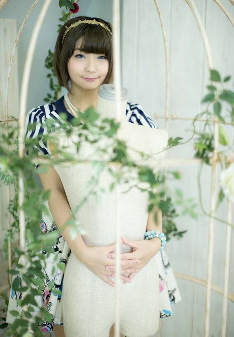 ayame apricot pretty model pic