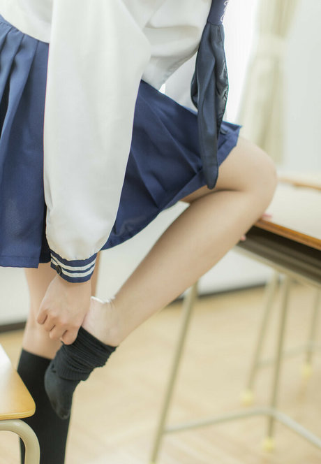 ayame apricot model perfect picture