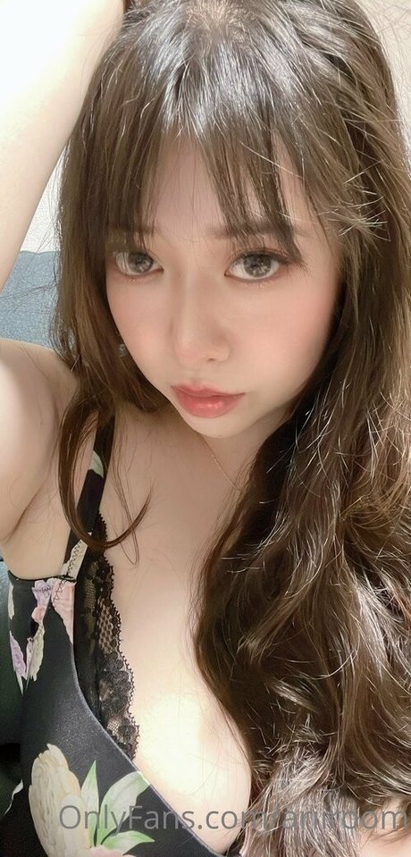 ariiroom sex model img