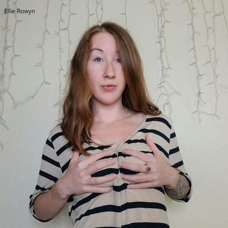 petite free onlyfans free xxx photo