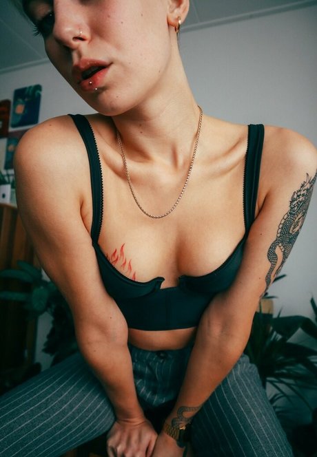 long onlyfans free naked pictures