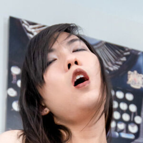 tsmomo erotic actress photo