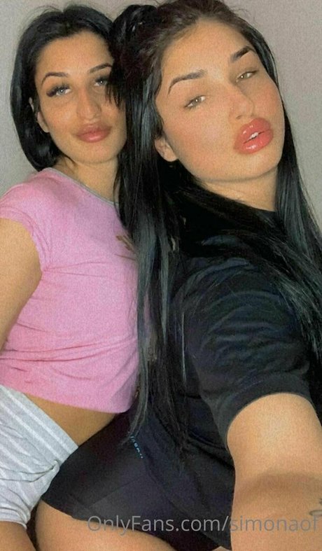 simonaof xxx model pic
