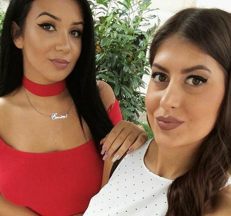 Emina Jahi model naked photo