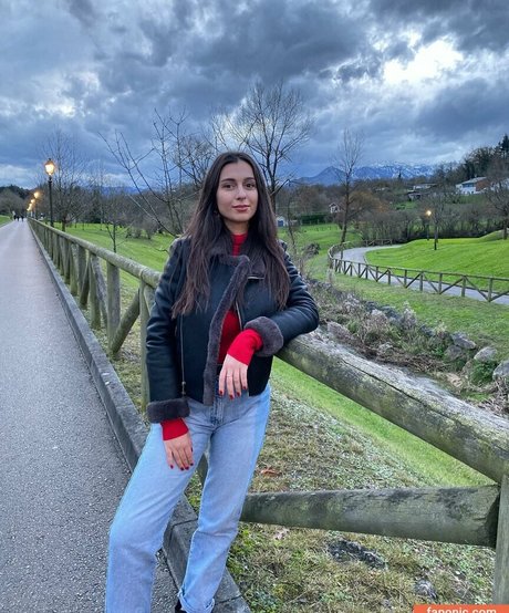 Giulia Daqna modèle xxx galeries