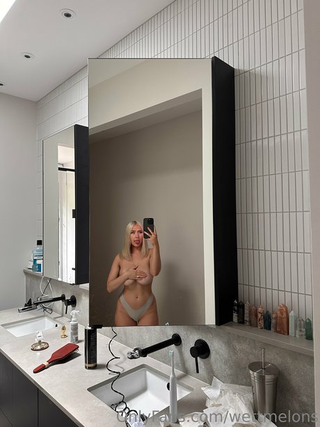 chatte ado onlyfans plutôt sexy img