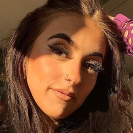 Layla Vee star du porno chaude image