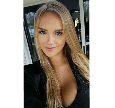 Alex Ann Lavigne Pelletier haut modèle img