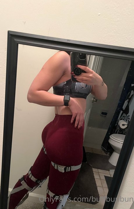 womanwearingred modèle chaud galerie