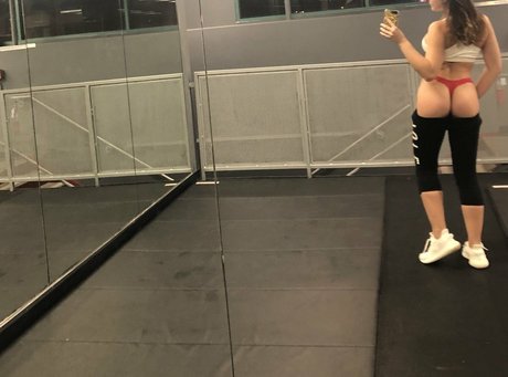 Blair Williams nus étoiles img